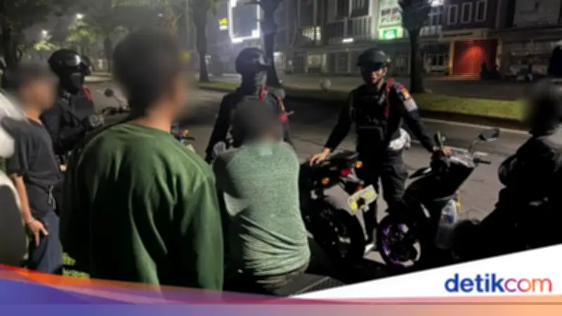 Brimob PMJ Bubarkan Balap Liar di Bekasi, Tiga Remaja Diamankan