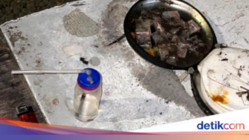 Brimob Polda Metro Amankan Dua Pemuda Bawa Narkoba di Jakbar