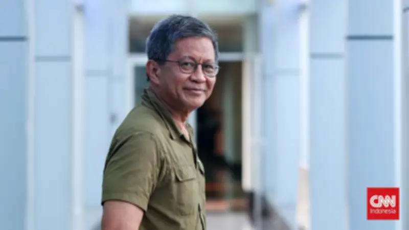 Bukan Dukung Nadiem, Rocky Gerung Hadiri Sidang untuk Uji Nalar Hukum