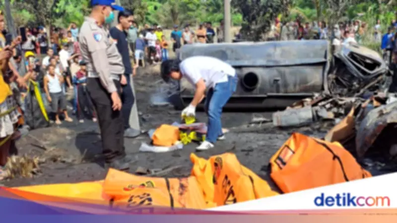 Bus ALS Tabrak Truk BBM di Sumsel, 16 Tewas Terbakar Hebat
