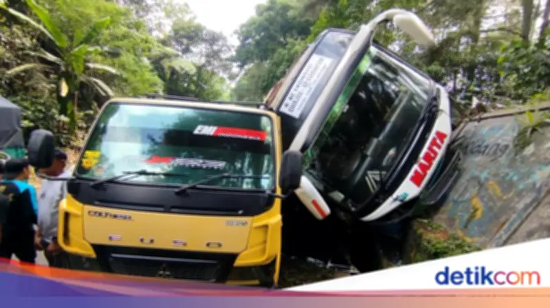 Bus ke Kampung Rambutan Kecelakaan di Cianjur, 20 Penumpang Luka