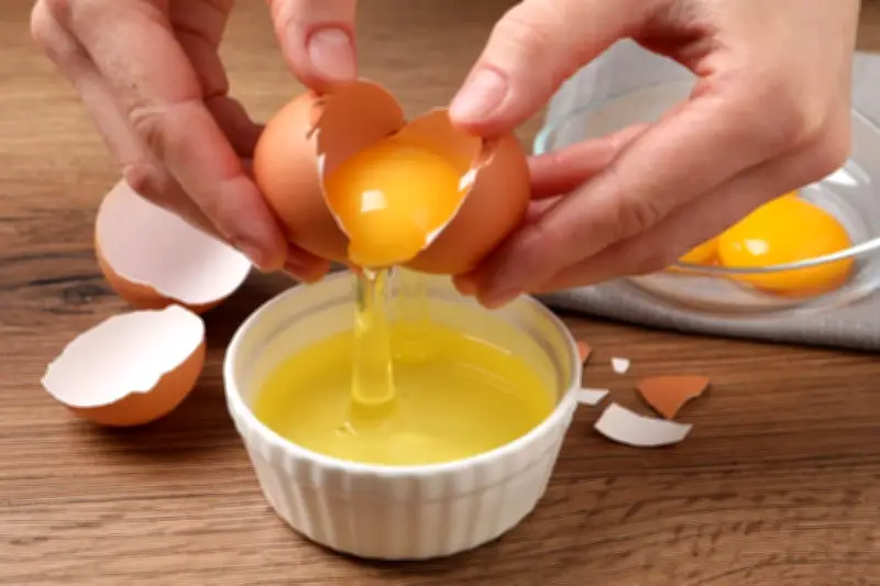 Cara Ampuh Memisahkan Kuning Telur Tanpa Alat, Pemula Langsung Bisa