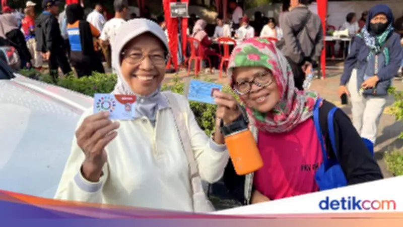 Cerita Lansia Daftar Kartu Gratis TransJ demi Hemat Biaya ke Rumah Sakit