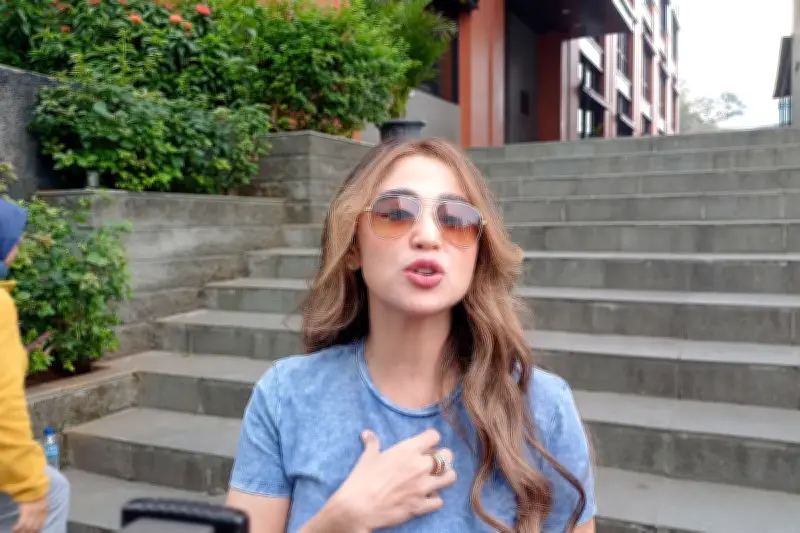 Dewi Perssik Lapor Polisi 20 Akun Penyebar Hoaks Kematiannya
