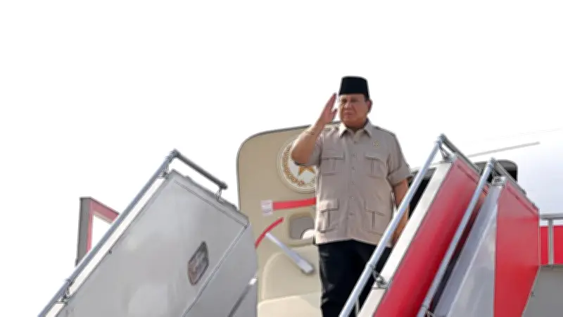 Didampingi Bahlil dan Teddy, Prabowo Hadiri KTT ASEAN ke-48 di Filipina