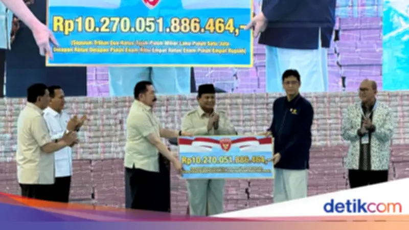 Disaksikan Prabowo, Jaksa Agung Serahkan Rp 10,2 T Hasil Kasus Hutan ke Menkeu