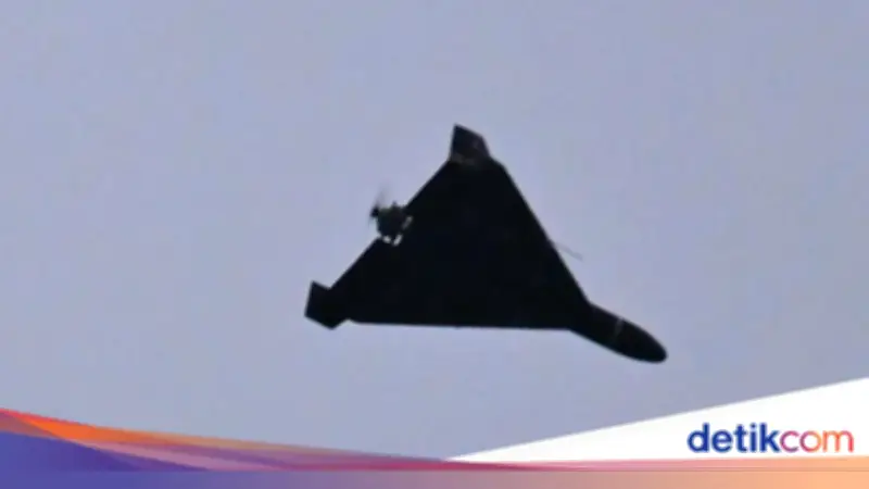 Drone Rusia Hantam Kapal Kargo China di Laut Hitam, Zelensky Angkat Bicara