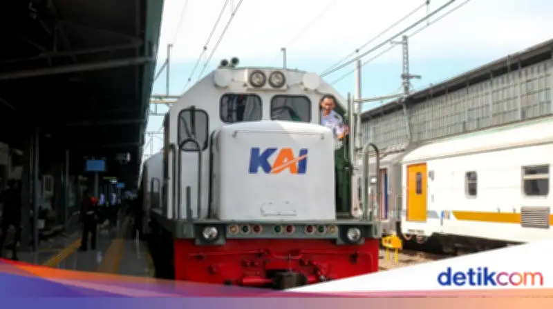 Dua Lokomotif Gangguan di Stasiun Senen, KAI Pastikan Sebagian Besar KA Berangkat