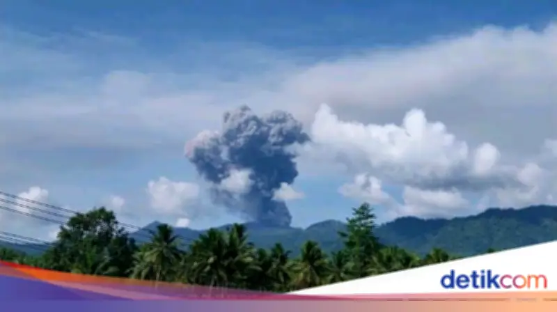 Dua WN Singapura Hilang Usai Erupsi Gunung Dukono, Diduga Tertimbun Pasir