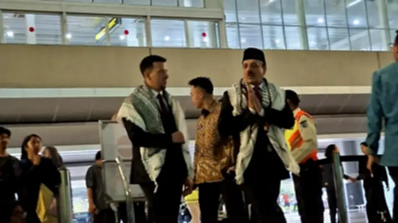 Dubes Palestina Sambut Langsung 9 WNI yang Sempat Ditahan Israel di Bandara Soetta