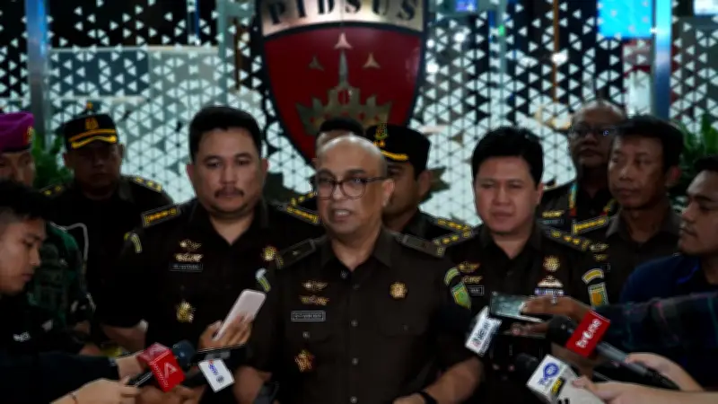 Eks Ombudsman Yeka Hendra Tersangka, Kejagung Beberkan Bukti Transfer