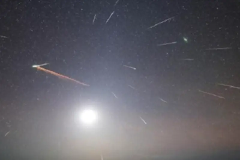 Fenomena Hujan Meteor Eta Aquarids Akan Hiasi Langit Mei 2026