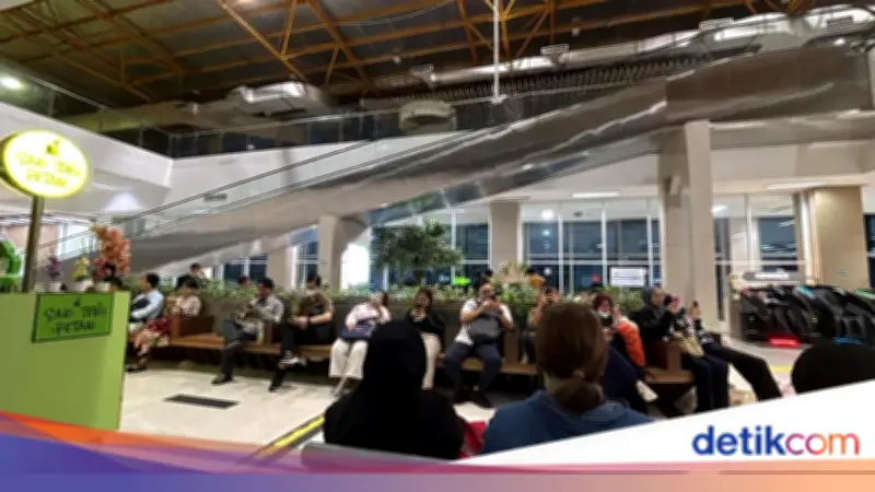Gangguan KRL Duri-Tangerang, Warga Beralih ke KA Bandara