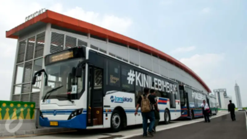 Genangan di Ciledug Ganggu Layanan Transjakarta Koridor 13