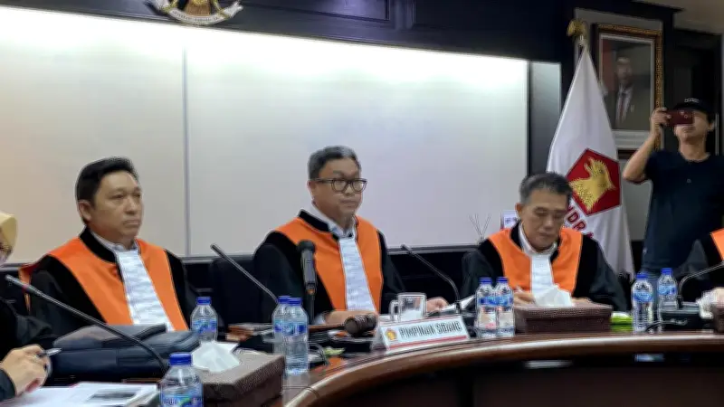 Gerindra Tegur Keras Anggota DPRD Jember Merokok saat Rapat, Ancaman Pemecatan