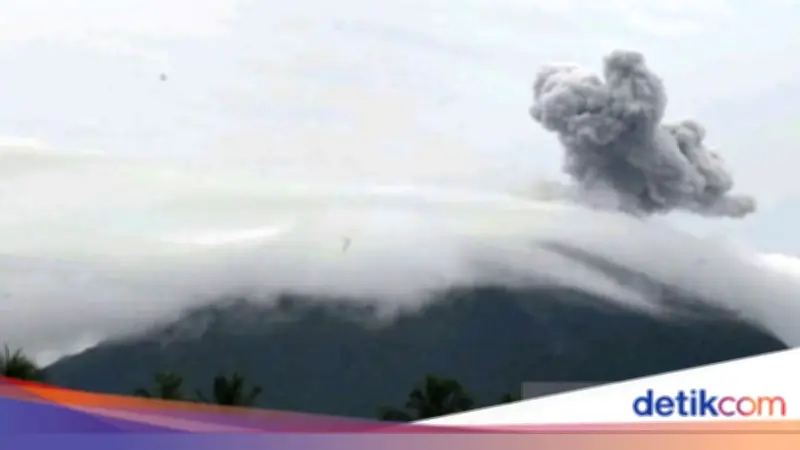 Gunung Ibu di Malut Erupsi Lagi, Jarak Aman Diperluas 3,5 Km