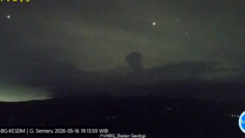 Gunung Semeru Erupsi Dua Kali Sabtu Malam, Tinggi Letusan 1.000 Meter