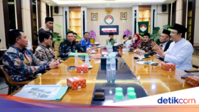 Gus Ipul Minta Bupati Aktif Perbarui Data Sosial, Target Graduasi PKH
