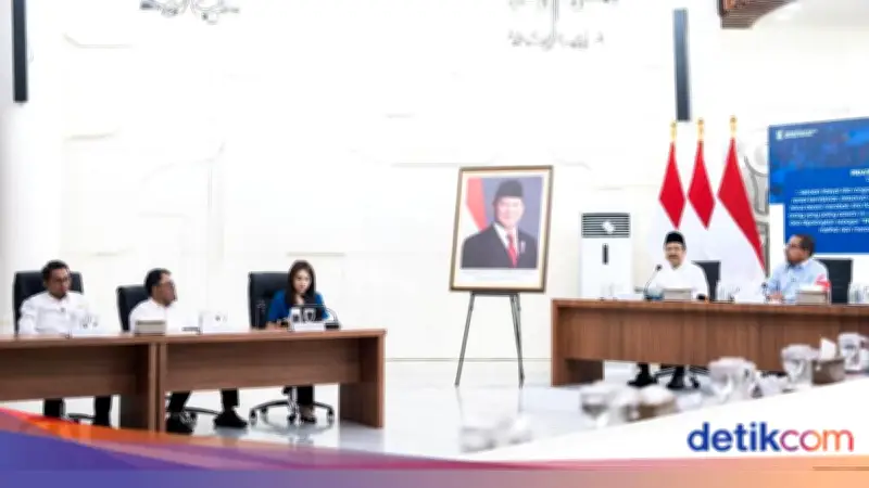 Gus Ipul Pastikan Proses Pengadaan Sepatu Sekolah Rakyat Transparan