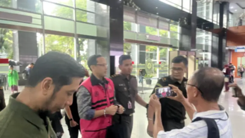 Hakim Tolak Sidang Online, Nadiem Makarim Kembali ke Meja Hijau