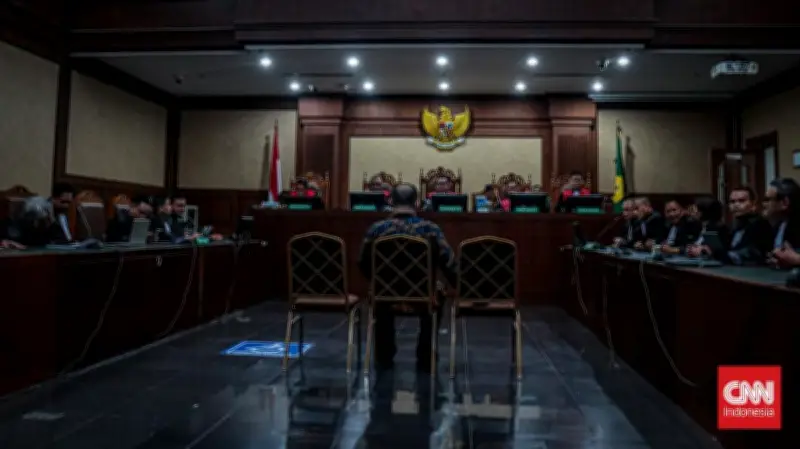 Hakim Ungkap Mark Up Rp4 Juta per Unit Laptop Era Nadiem, Negara Rugi Rp5,2 T