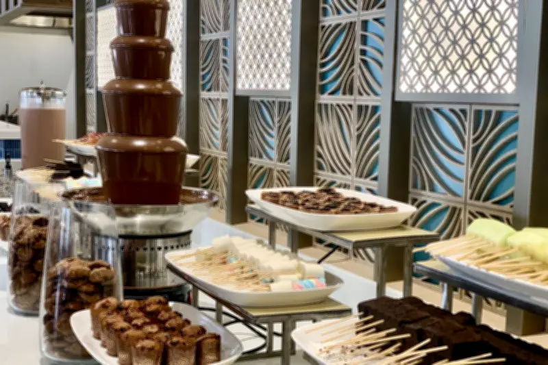Hotel di Banten Hadirkan Air Mancur Cokelat Gratis, Ikuti Tradisi Swiss