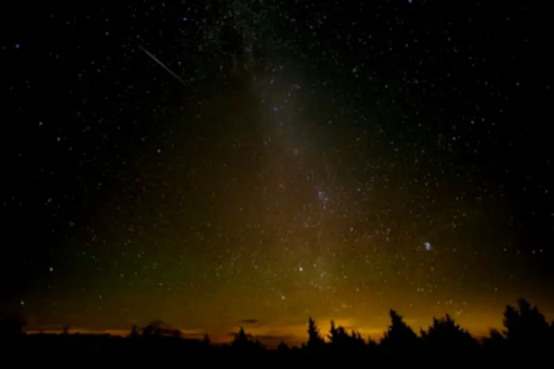 Hujan Meteor Eta Aquarids 2026 Bisa Dilihat di Indonesia, Ini Waktunya