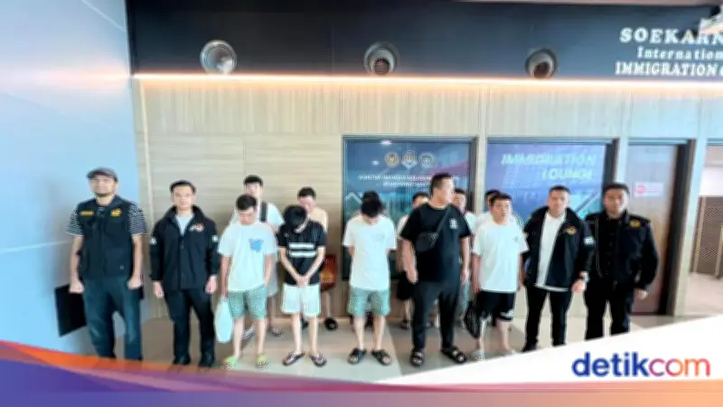 Imigrasi Deportasi 19 WNA Sindikat Love Scamming di Tangerang