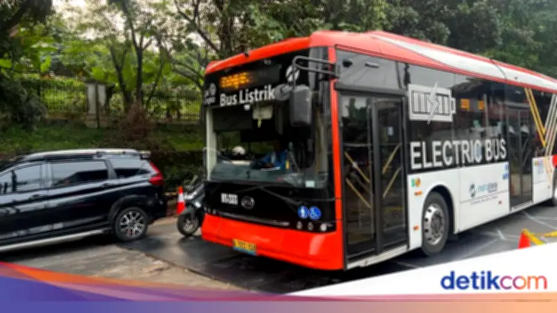 Jalan Amblas Lenteng Agung Diperbaiki, Rute TransJ Kembali Normal