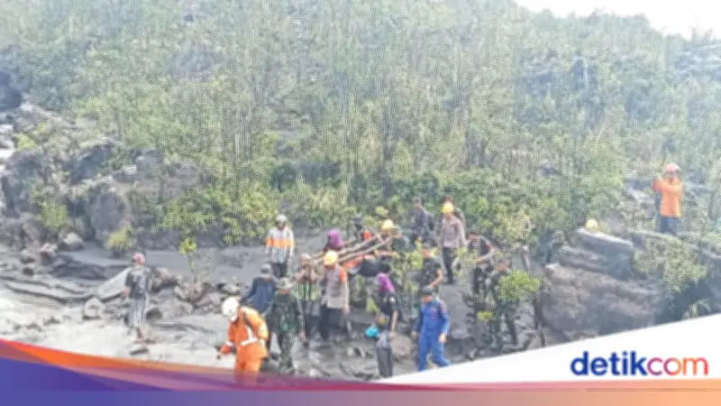 Jasad Dua WN Singapura Ditemukan Tertimbun Material Vulkanik Gunung Dukono