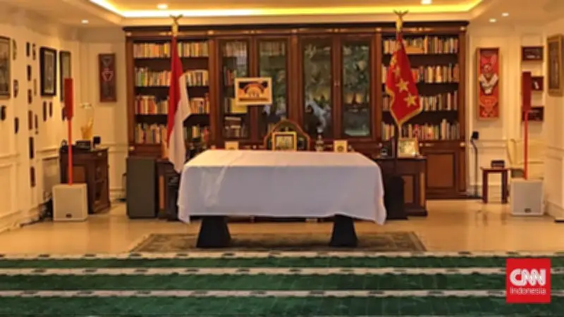 Jenazah Ryamizard Ryacudu Tiba di Rumah Duka, Peti Dibungkus Merah Putih