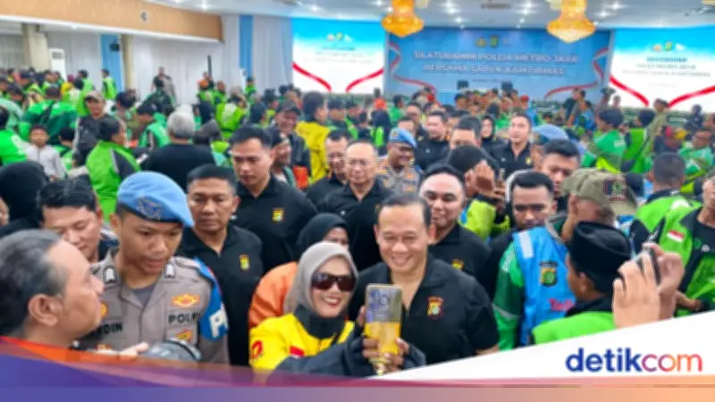 Kapolda Metro Silaturahmi dengan Sabuk Kamtibmas, Ajak Warga Jaga Jakarta