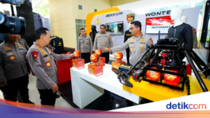 Kapolri Buka Rakernis Logistik Polri 2026, Resmikan Lab dan Bagikan 430 Kendaraan