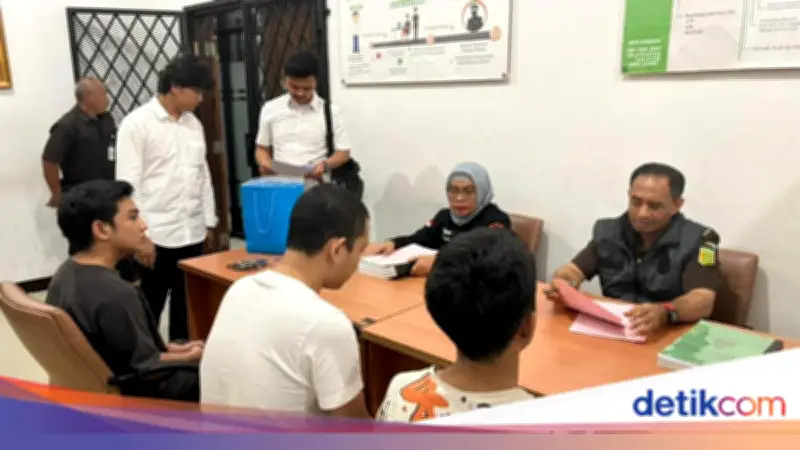 Kasus Vape Etomidate di Jaksel: Tiga Tersangka Dilimpahkan ke Kejaksaan