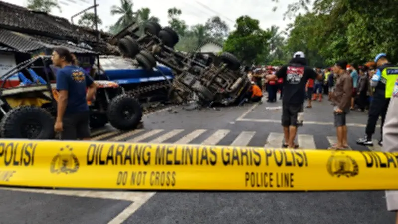 Kecelakaan Dua Truk di Situbondo, Balita 5 Tahun Tewas Terjepit