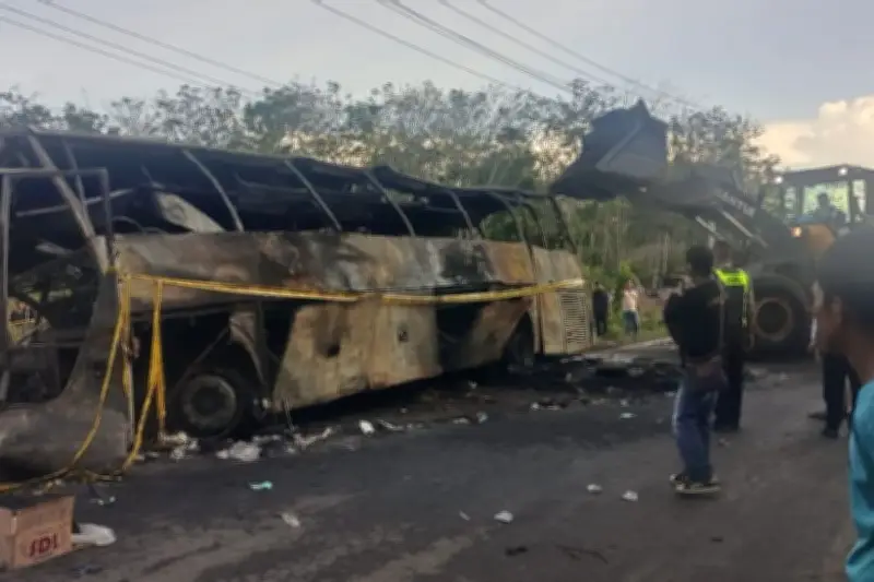 Kecelakaan Maut di Muratara: 16 Tewas, Kisah Selamat dari Kobaran Api