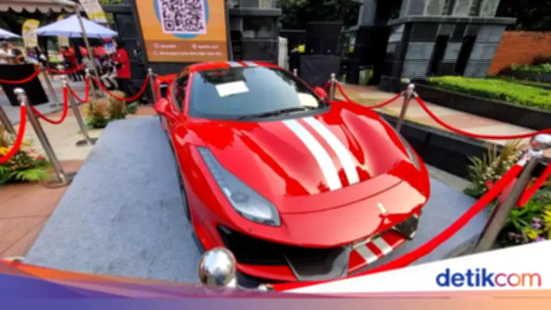 Kejagung Lelang Ferrari dan Tas Mewah di CFD Sudirman Jakarta