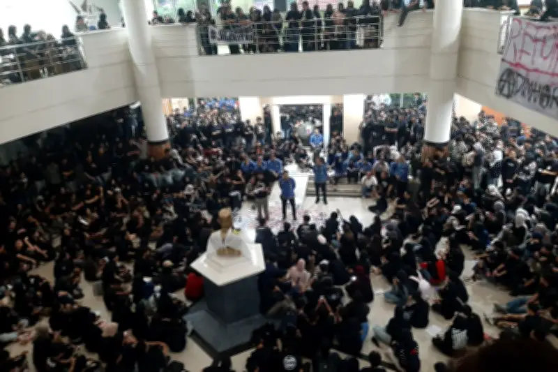 Kekerasan Seksual di UPN Jogja: Kampus Nonaktifkan Dosen Terduga Pelaku