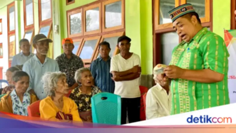 Kemensos Gelar Perekaman e-KTP dan Cek Kesehatan Gratis untuk Lansia di Manggarai Timur