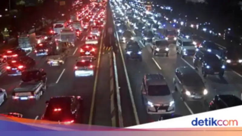 Kepadatan Lalu Lintas Jakarta Malam Ini di Banyak Titik