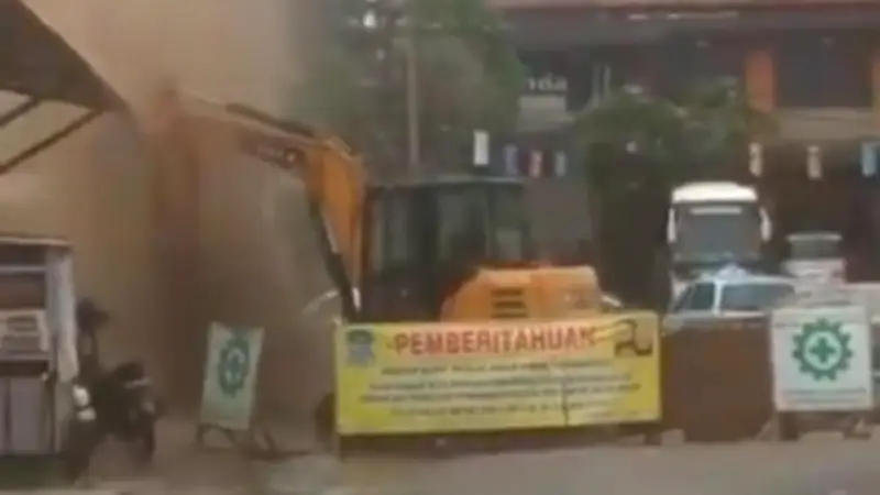 Kesaksian Warga: Pipa Gas PGN Bocor di Kranji Akibat Tersenggol Beko