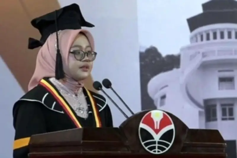 Kiat Wisudawan Terbaik UPI: Belajar Minimal 10 Menit Tiap Hari
