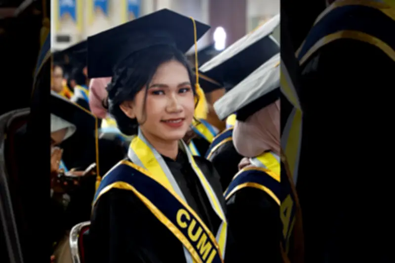 Kisah Bulan, Lulusan Terbaik UPN Jogja yang Sudah Kerja di BI Sebelum Wisuda