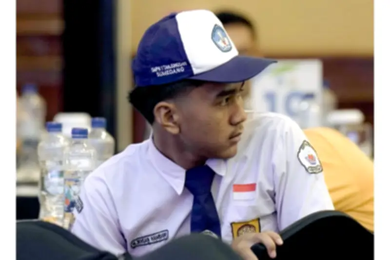 Kisah Ikhsan Nyaris Putus Sekolah Demi Jualan Ayam Goreng, Kini Dapat PIP