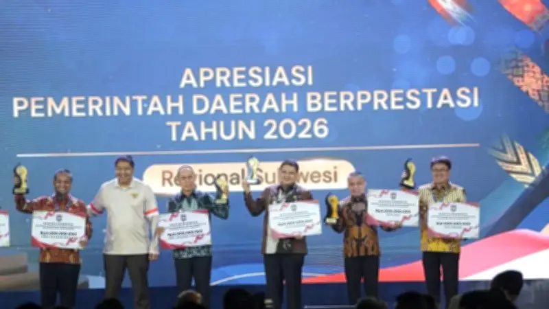 Kota Makassar Raih Penghargaan Terbaik I Creative Financing dari Kemendagri