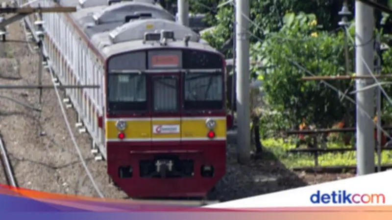 KRL Rute Duri-Tangerang Alami Gangguan Saat Jam Pulang Kerja