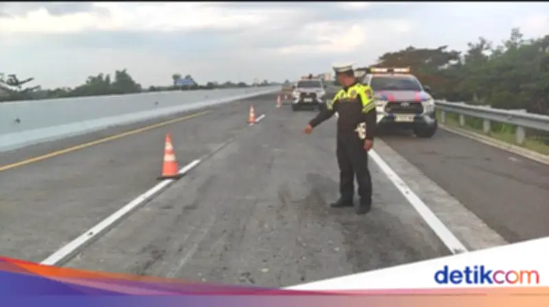 Kronologi Kecelakaan Gus Hilman: Sopir Ngantuk Tabrak Truk di Tol Paspro
