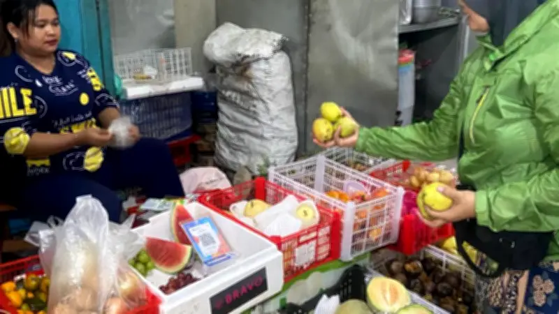 KUR BRI Dongkrak Usaha Buah Anita Sari, Suplai 5.000 Paket MBG
