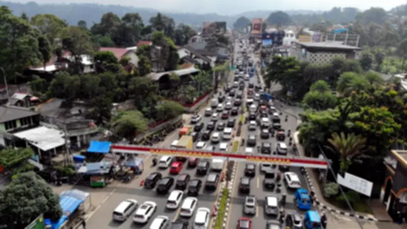 Long Weekend, Jalur Puncak Padat, One Way Diberlakukan Pagi Ini