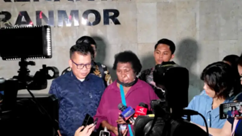 Mama Sinta Polisikan Ketua LBH Merauke Buntut Film Pesta Babi